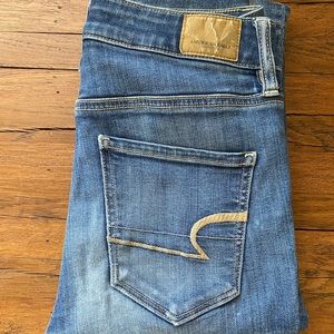 American Eagle Super High Rise Jegging